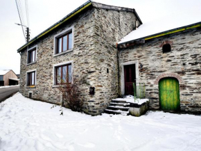 Characteristic Arden farmhouse with Valley views